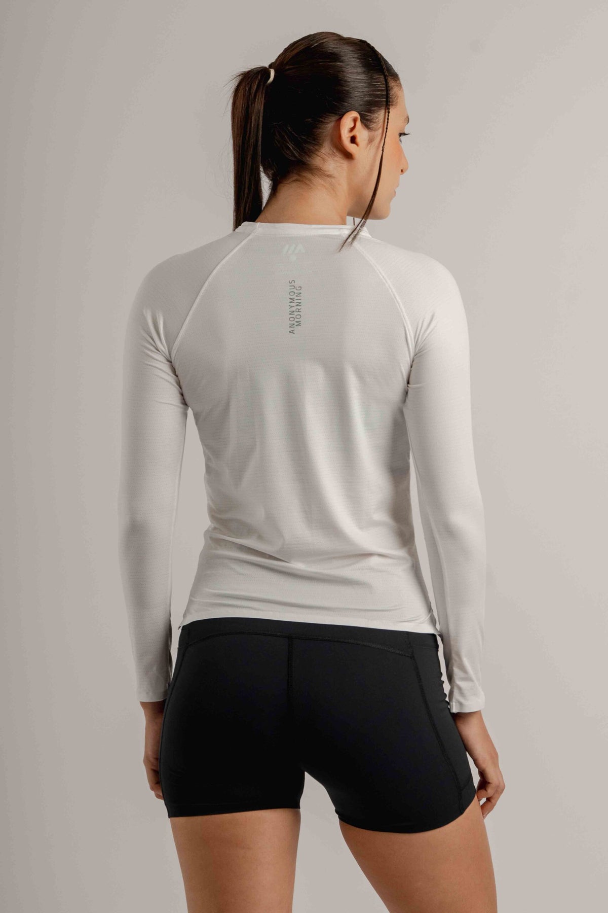 PERFORMANCE LONG TEE