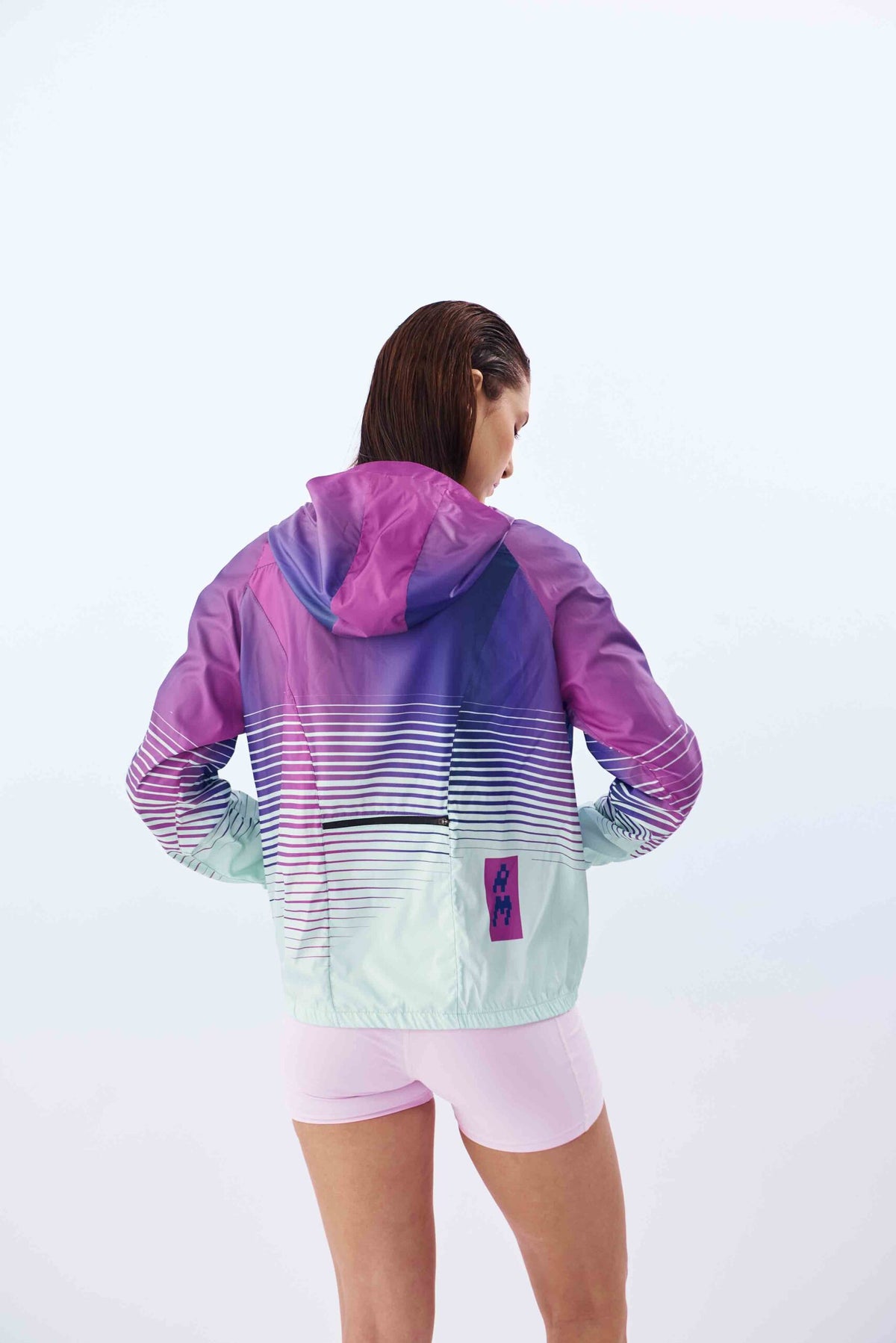 PERFORMANCE JACKET