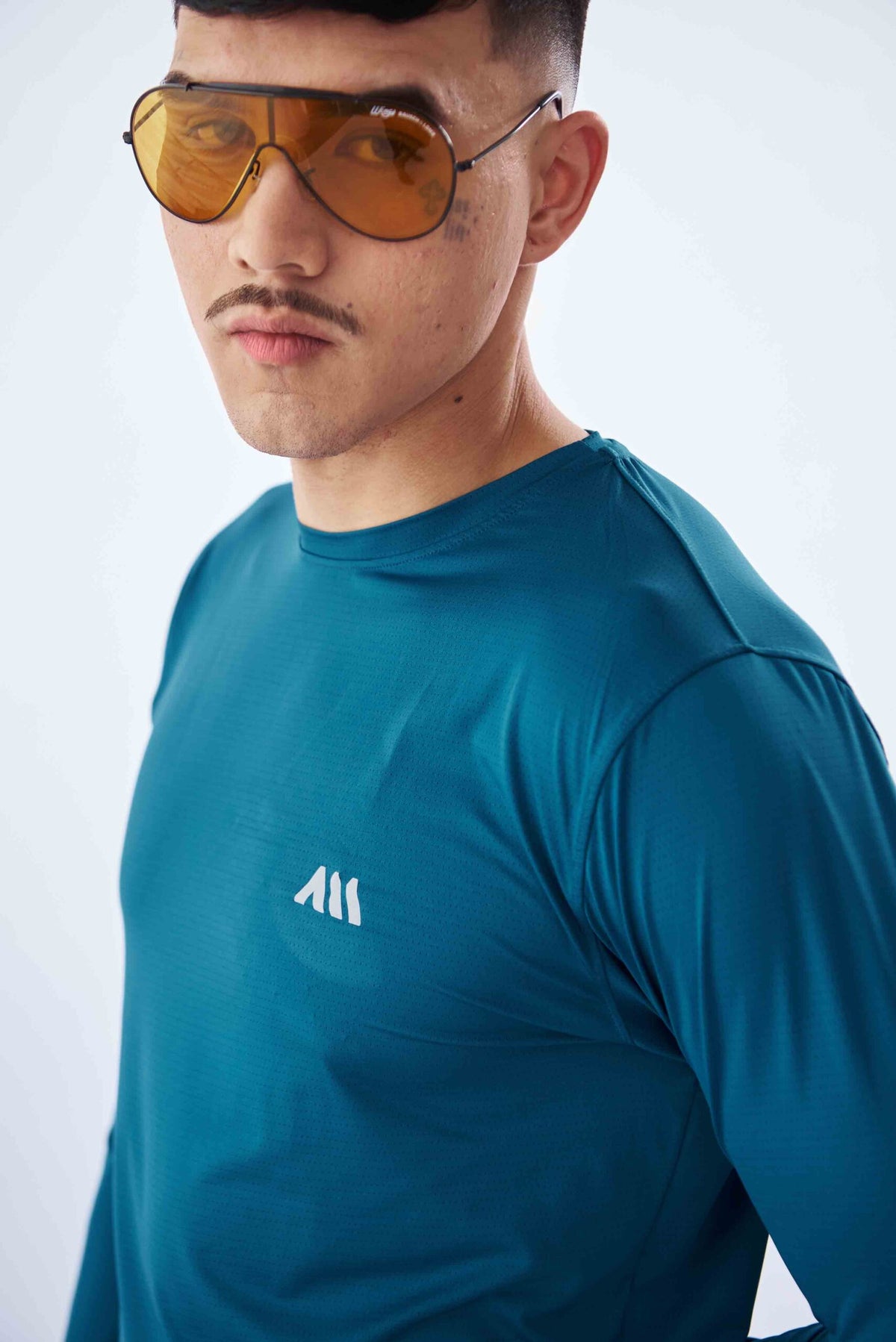 PERFORMANCE LONG TEE