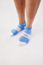 PERFORMANCE LOW SOCKS SKY