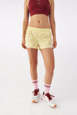 PERFORMANCE AERO SHORT FLORA