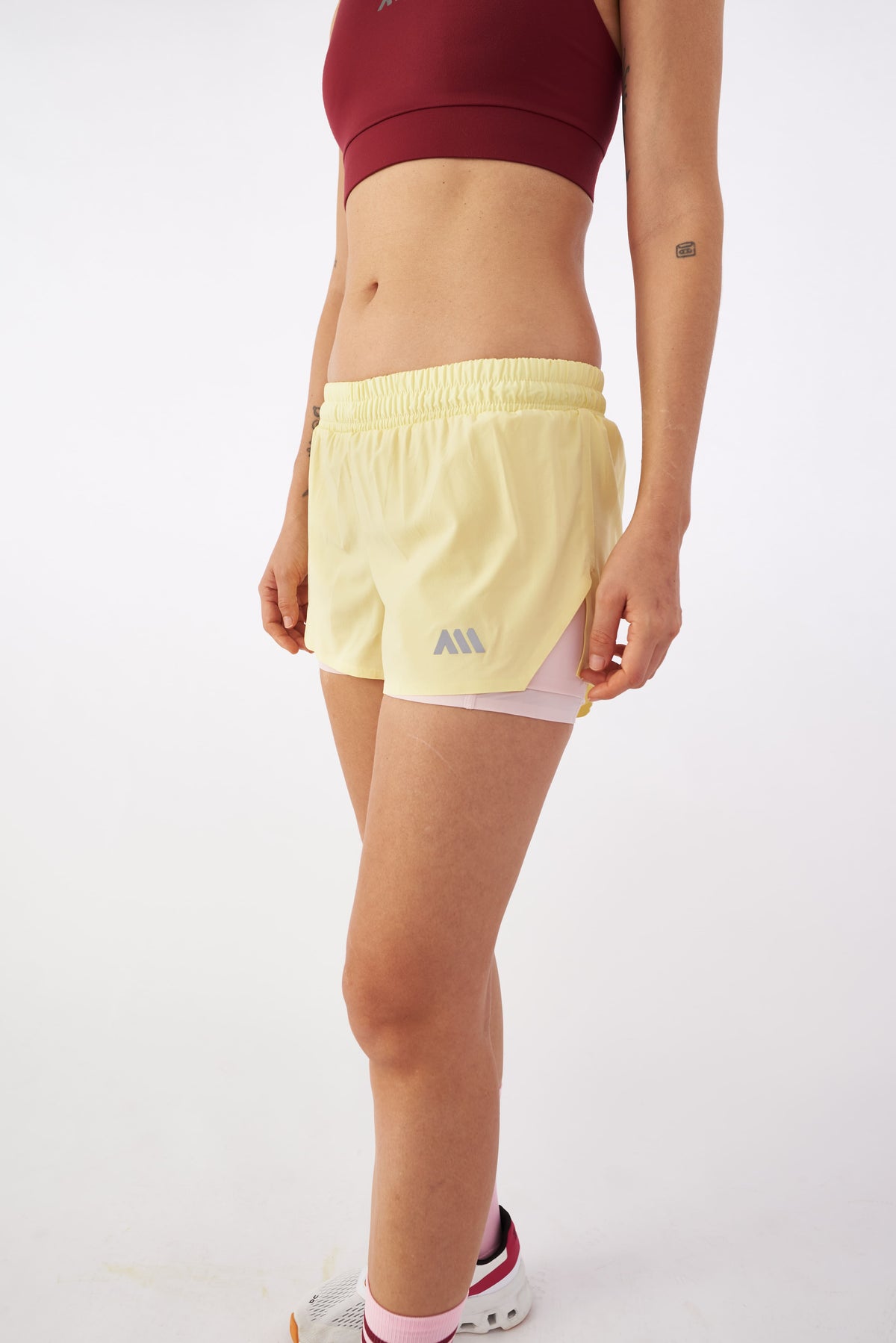 PERFORMANCE AERO SHORT FLORA