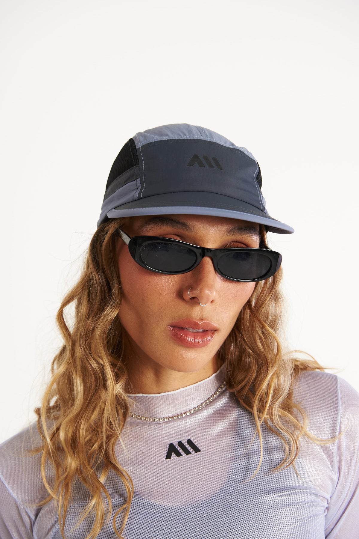 PERFORMANCE CAP SHINE