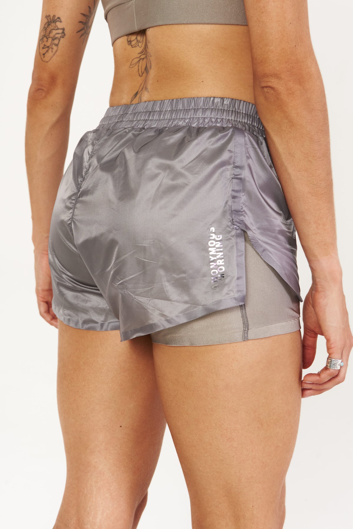 PERFORMANCE AERO SHORT SHINE