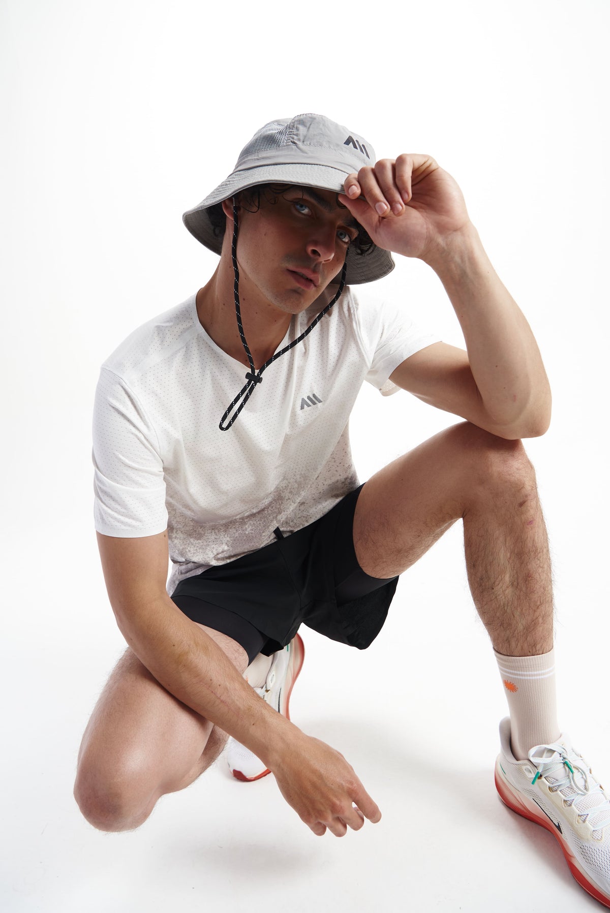 PERFORMANCE HAT PRIMITIVE