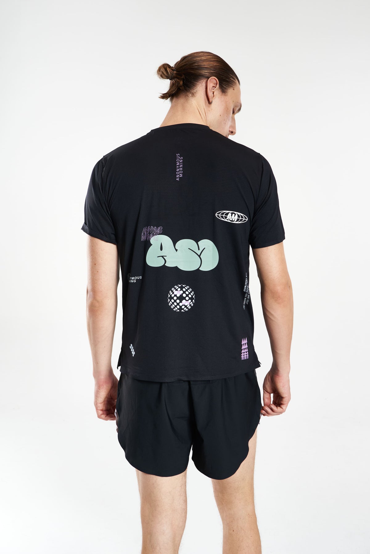 PERFORMANCE TEE ANONYMOUS