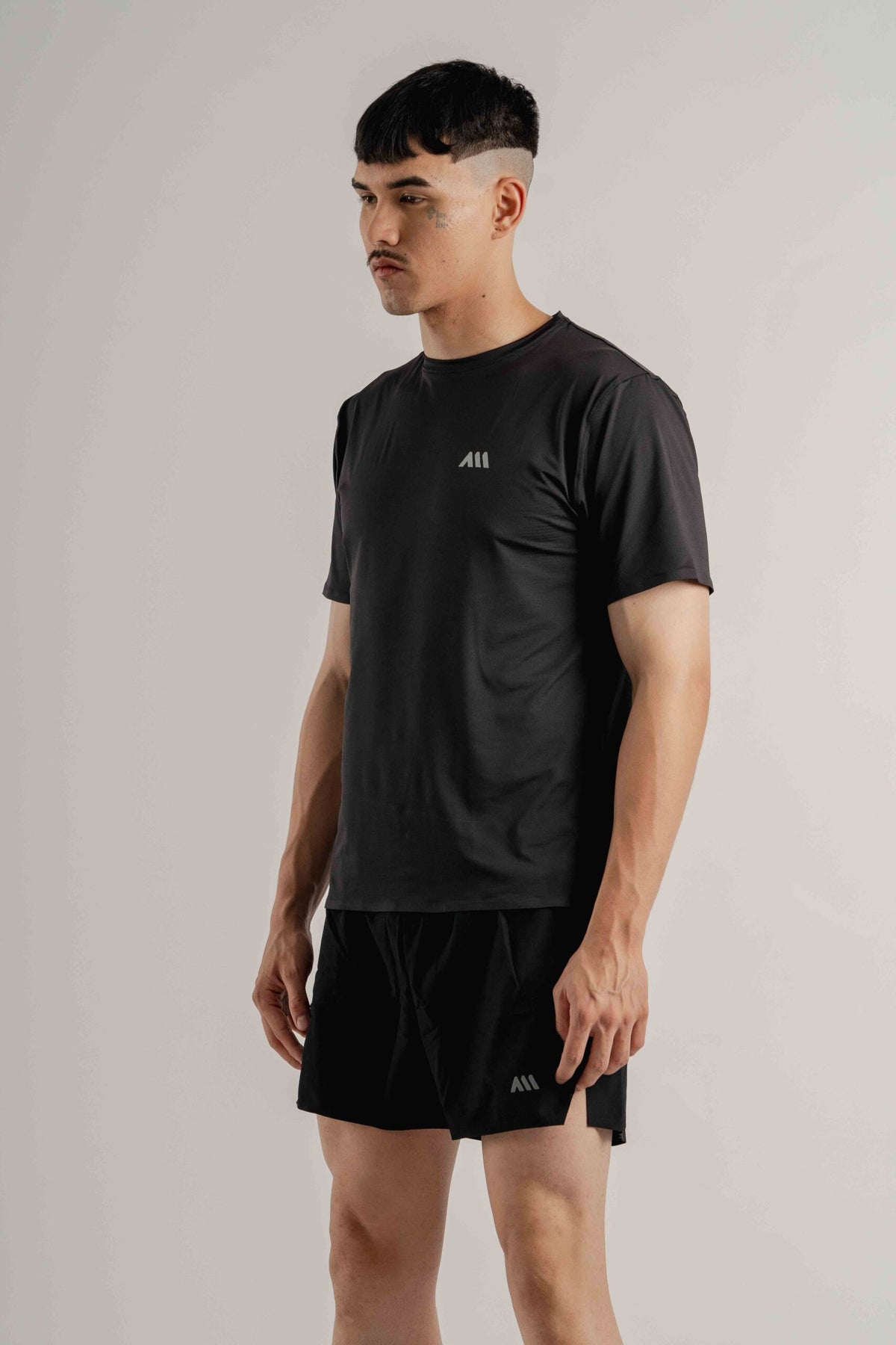 PERFORMANCE TEE