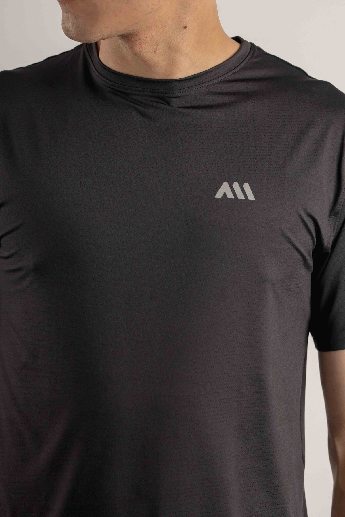 PERFORMANCE TEE