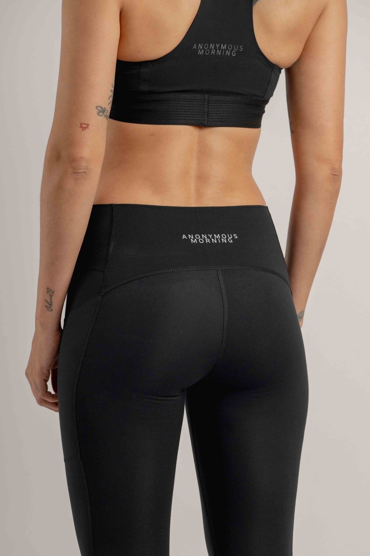 PERFORMANCE LEGGIN