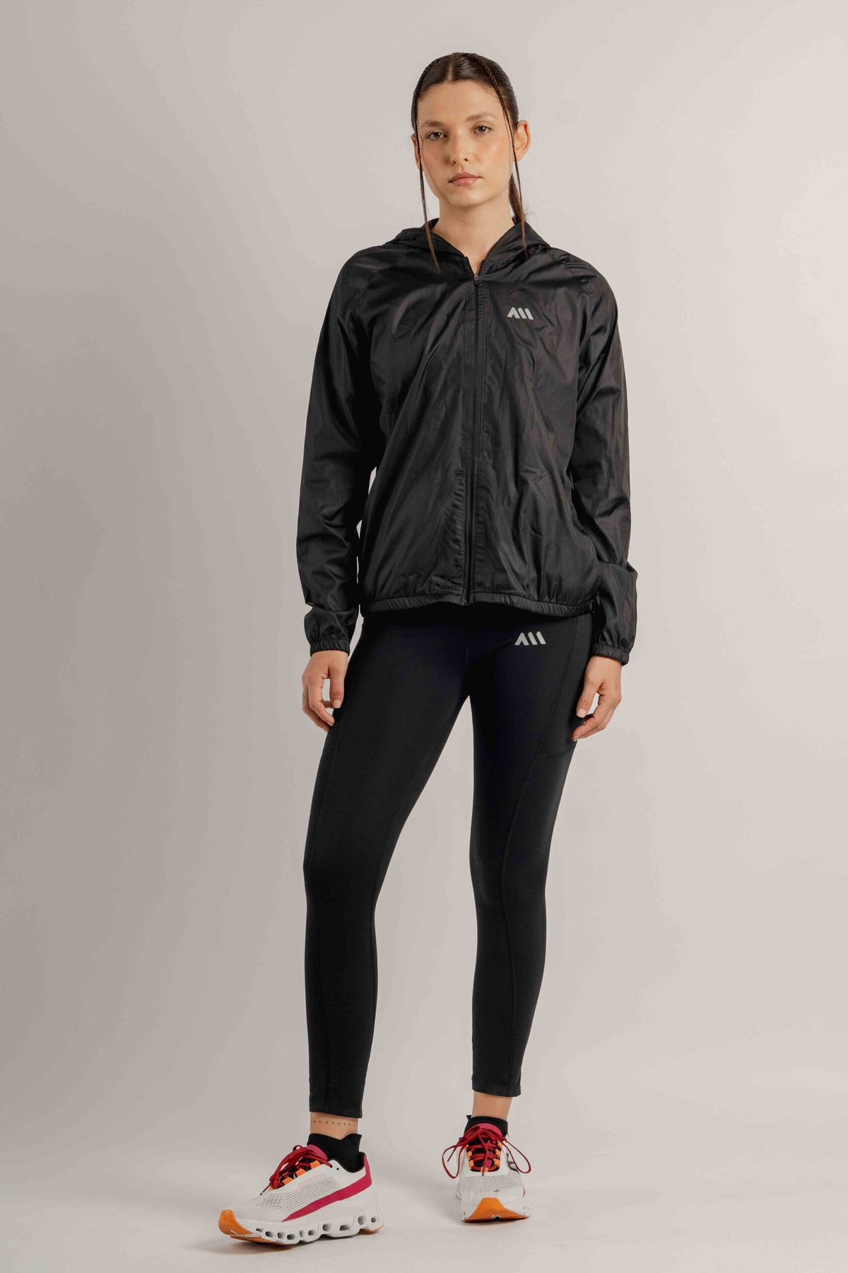 PERFORMANCE JACKET