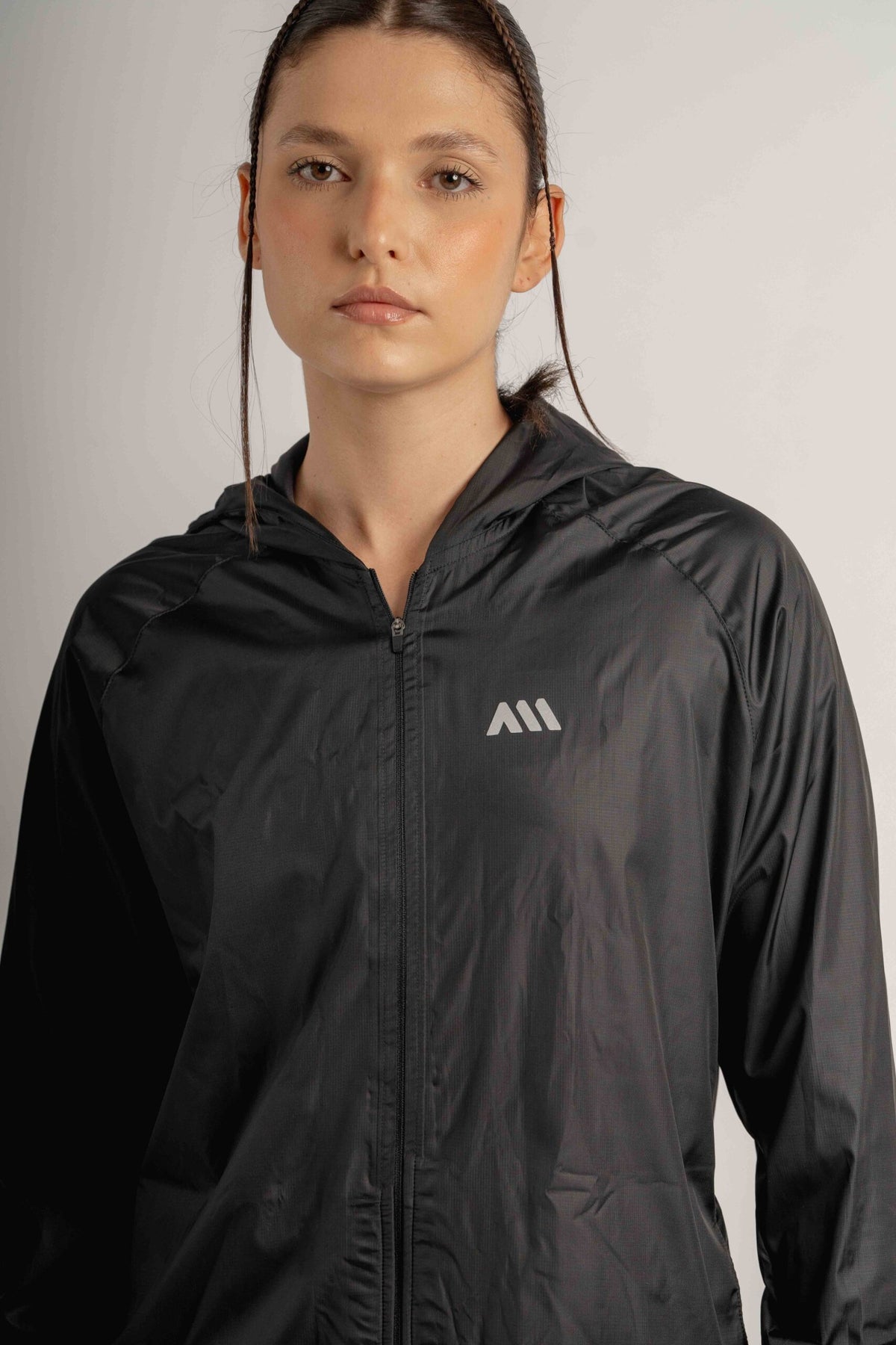 PERFORMANCE JACKET