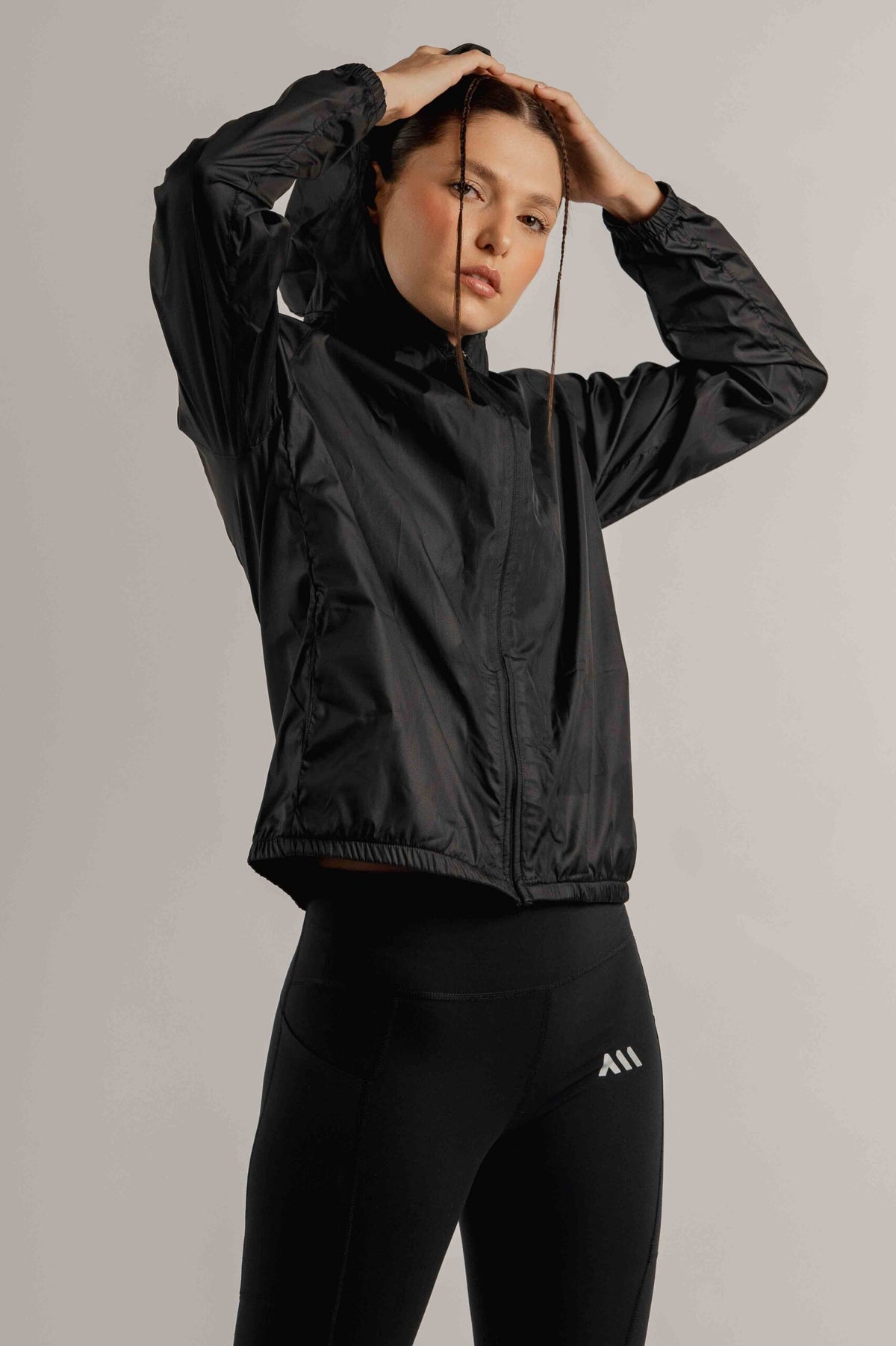 PERFORMANCE JACKET