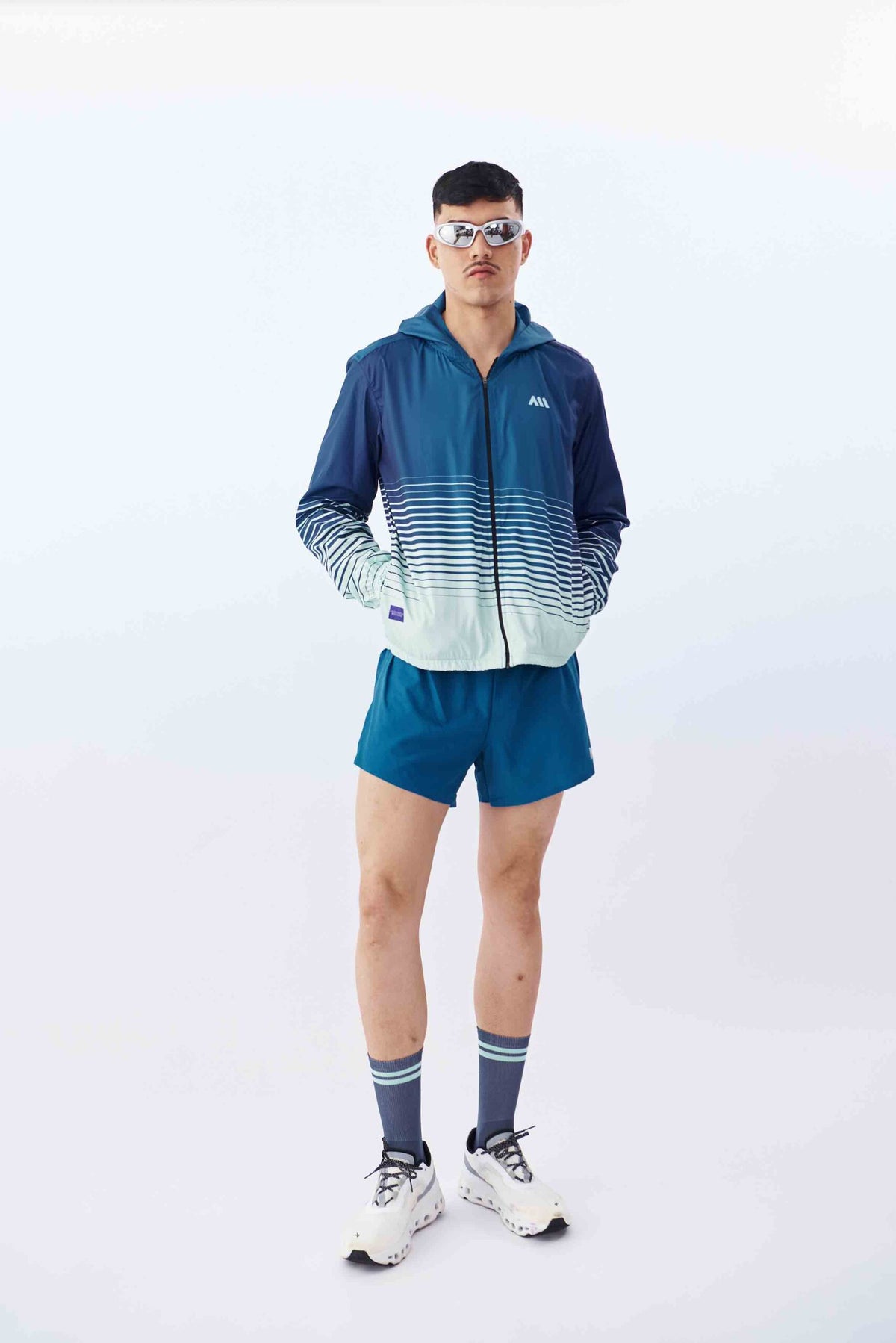 PERFORMANCE JACKET