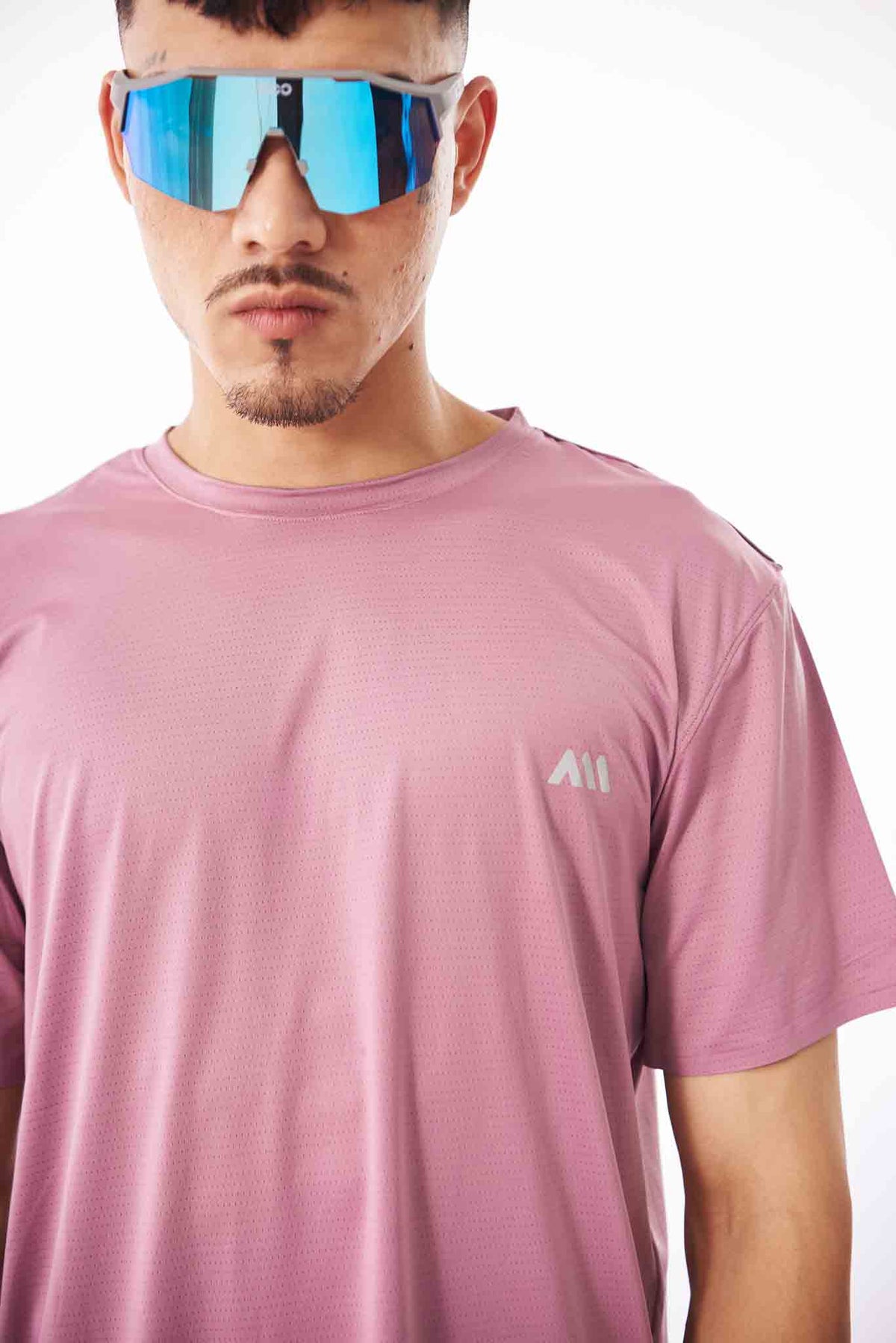 PERFORMANCE TEE