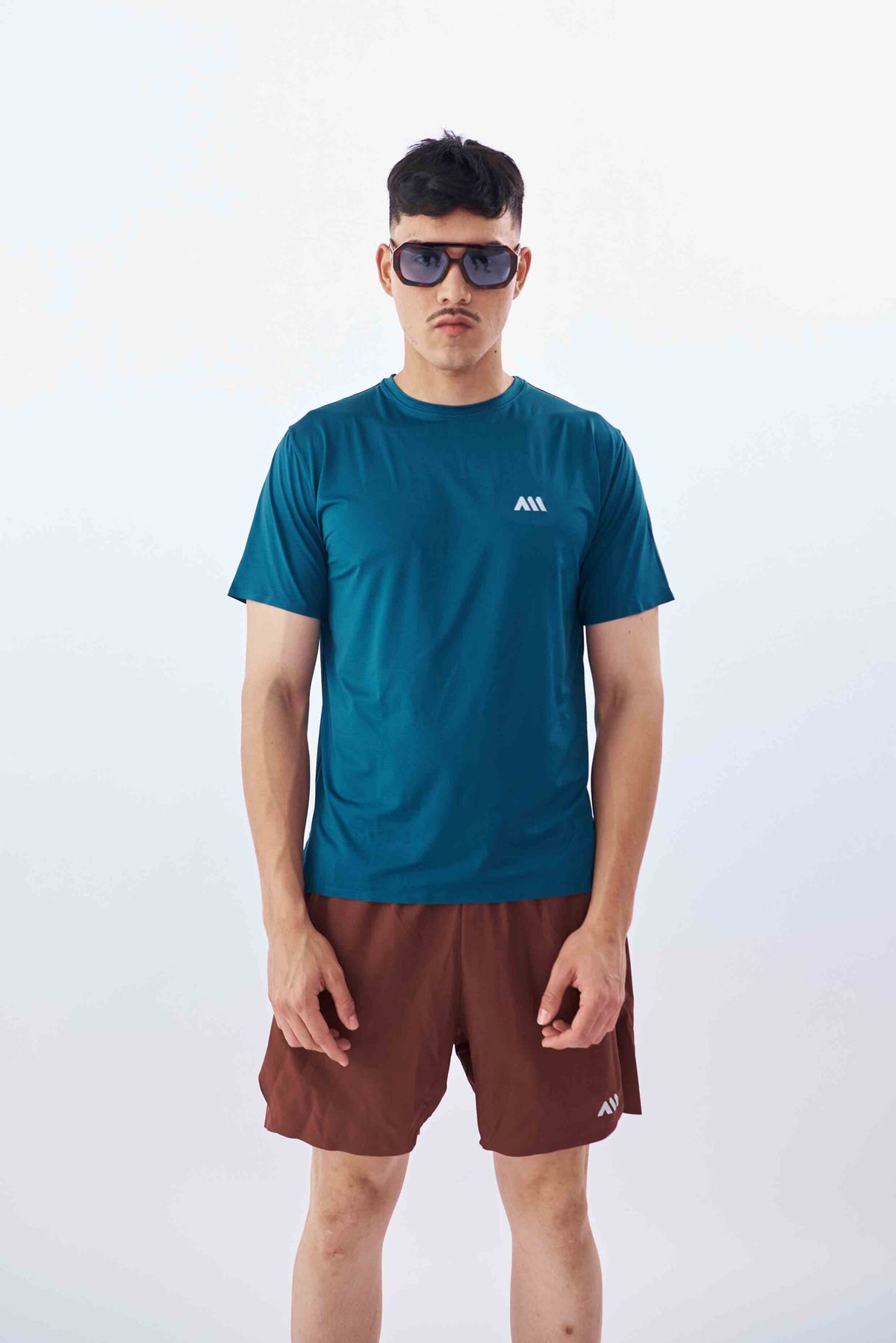 PERFORMANCE TEE