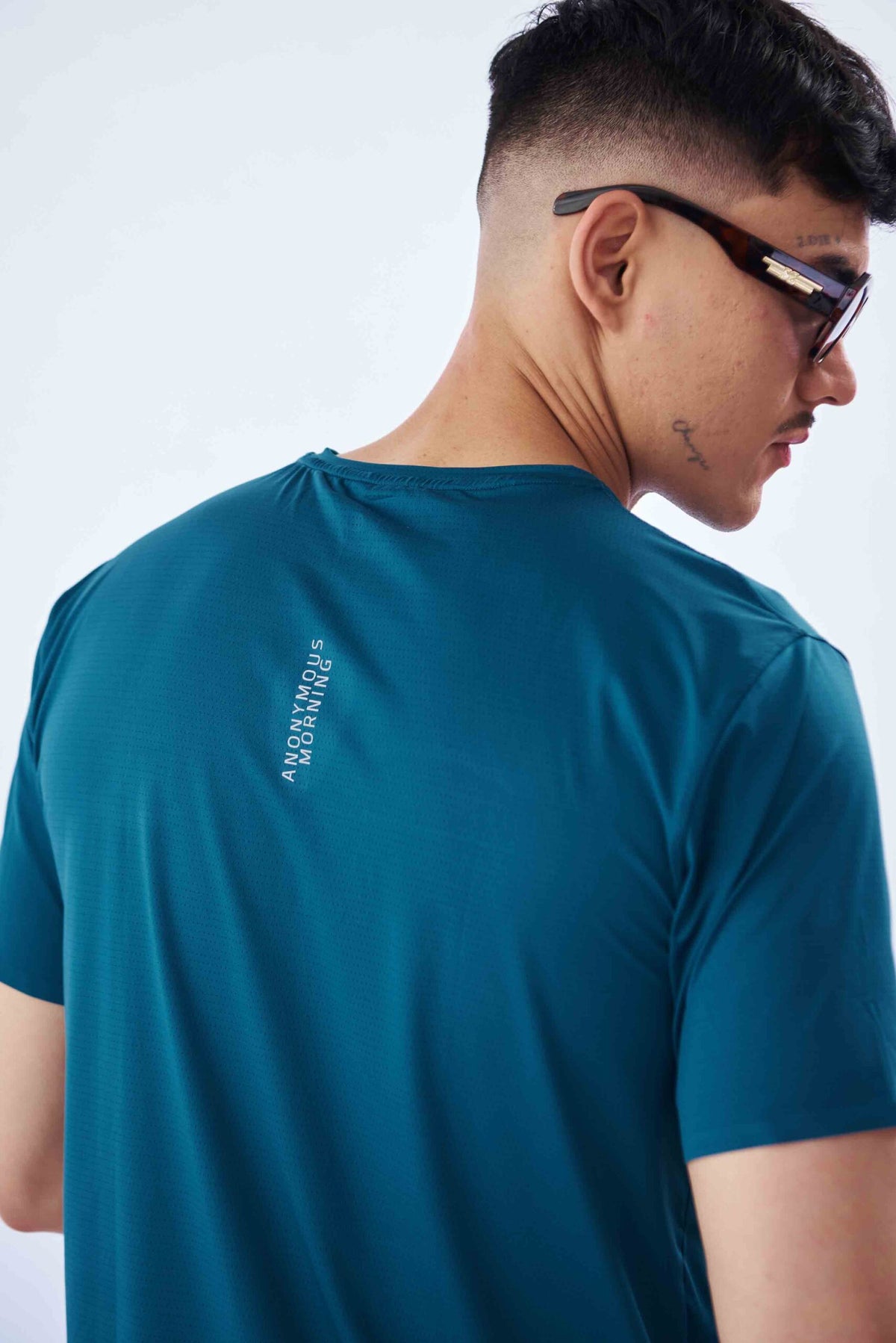PERFORMANCE TEE