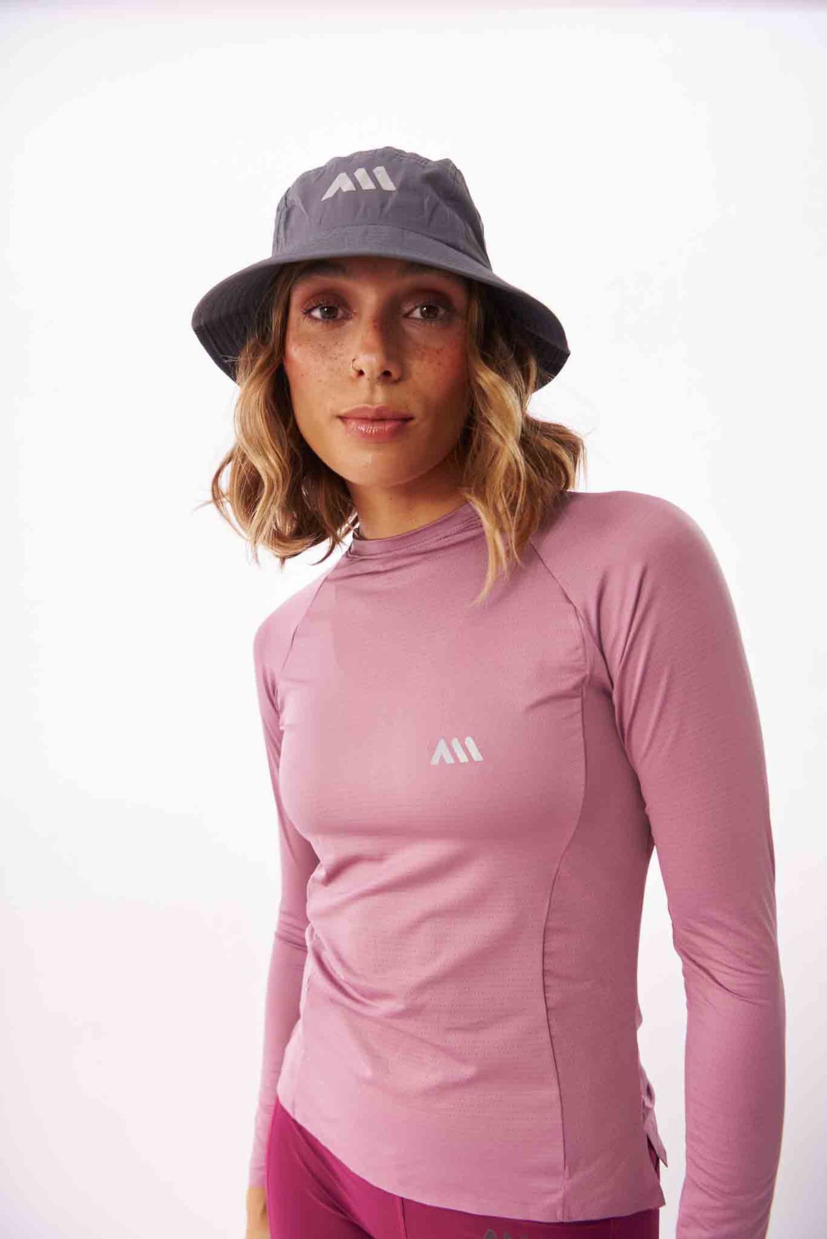PERFORMANCE LONG TEE