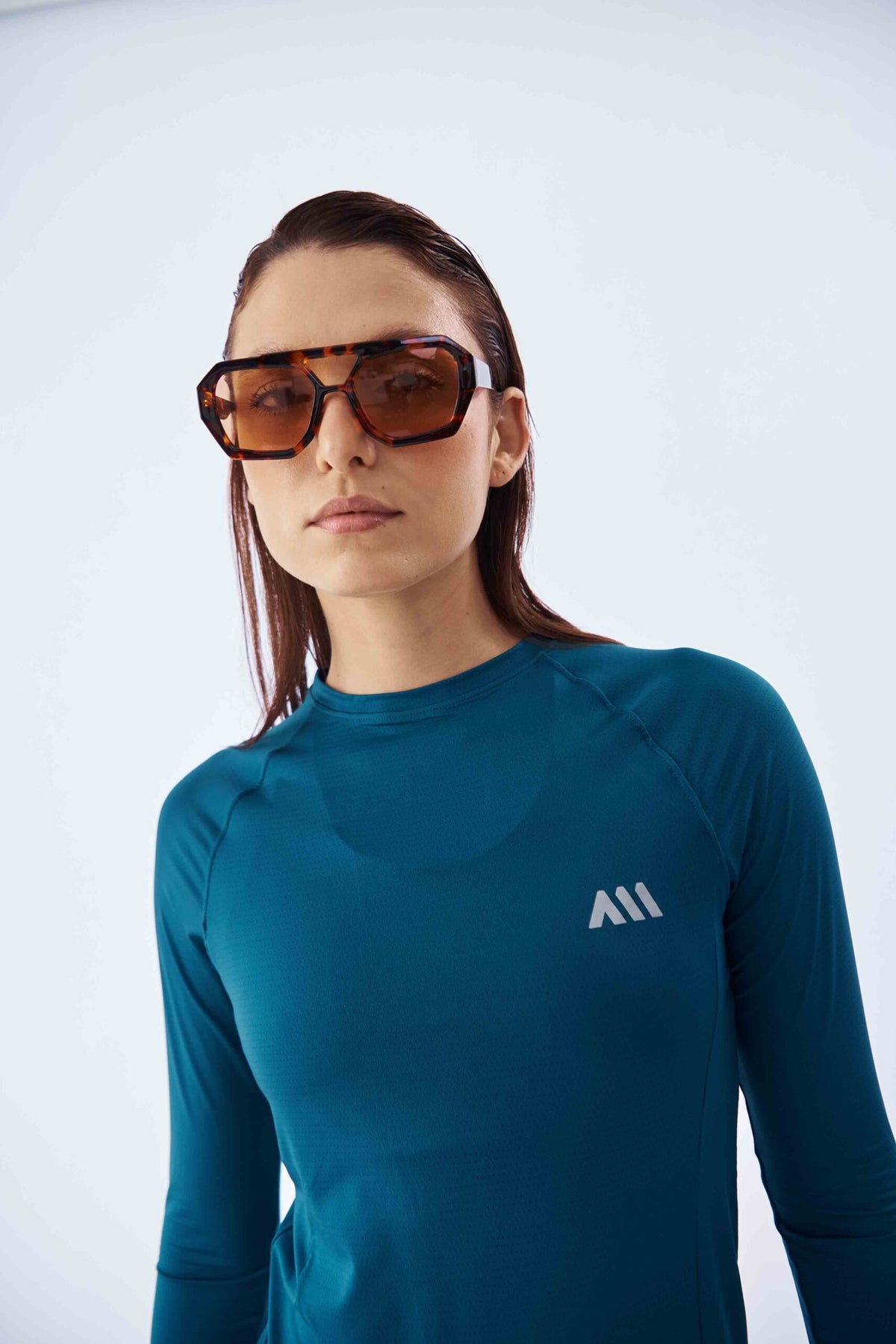PERFORMANCE LONG TEE