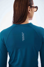 PERFORMANCE LONG TEE