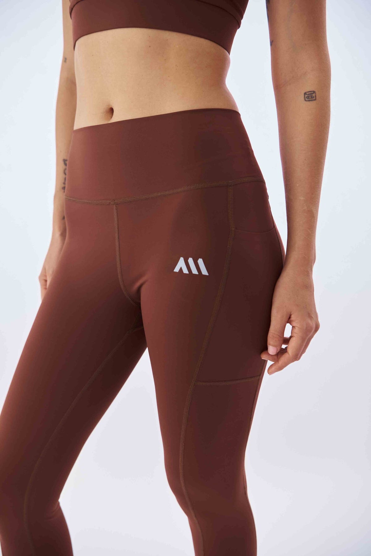 PERFORMANCE LEGGIN