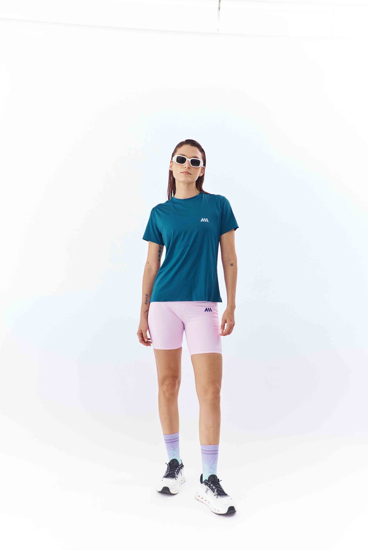 PERFORMANCE TEE