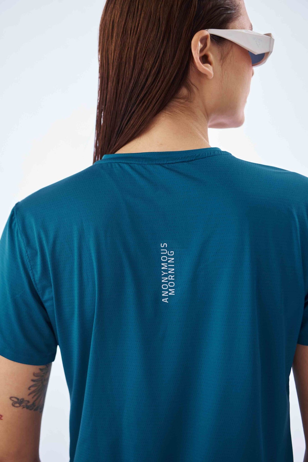 PERFORMANCE TEE
