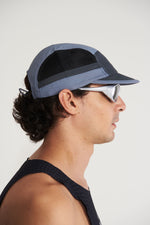 PERFORMANCE CAP SHINE
