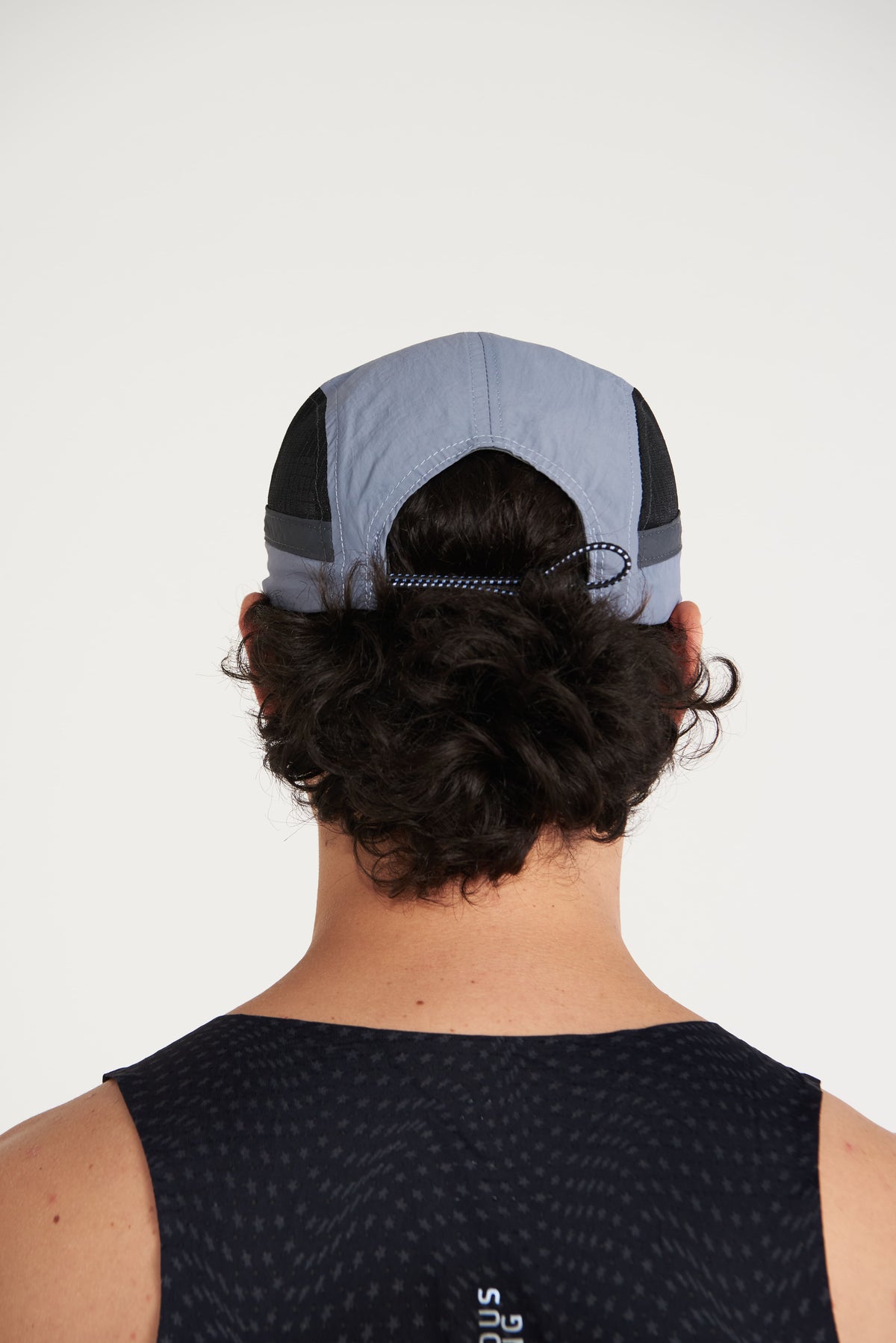 PERFORMANCE CAP SHINE