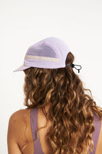 PERFORMANCE CAP GLOW