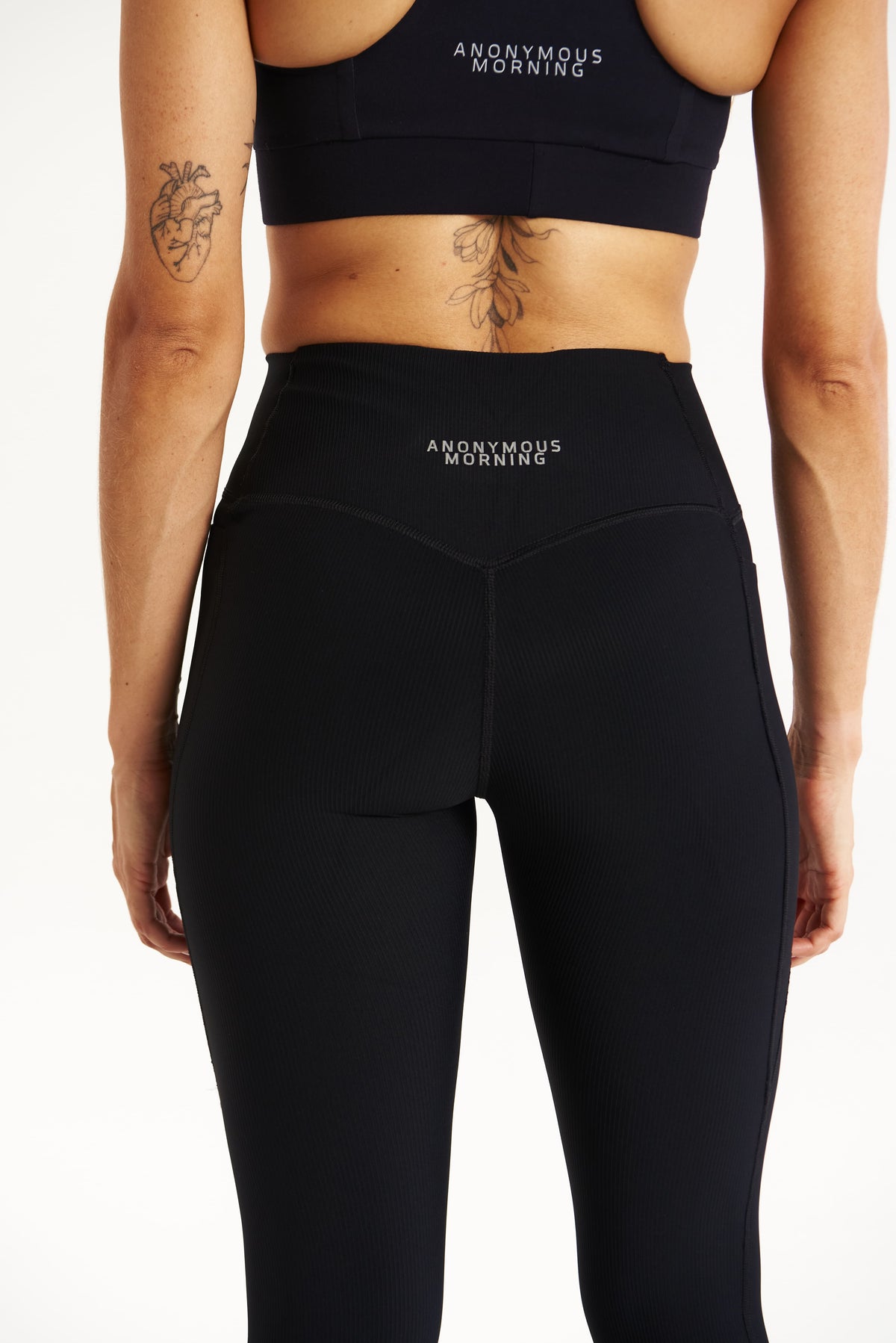 PERFORMANCE LEGGIN