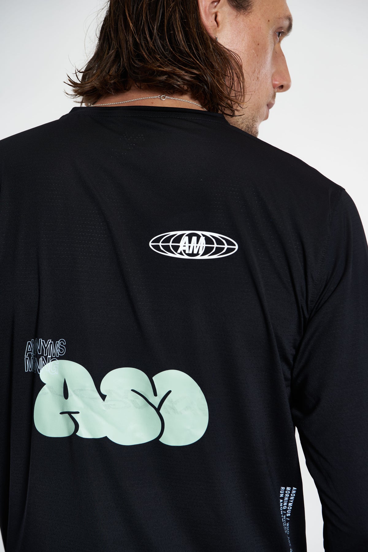 PERFORMANCE LONG TEE ANONYMOUS