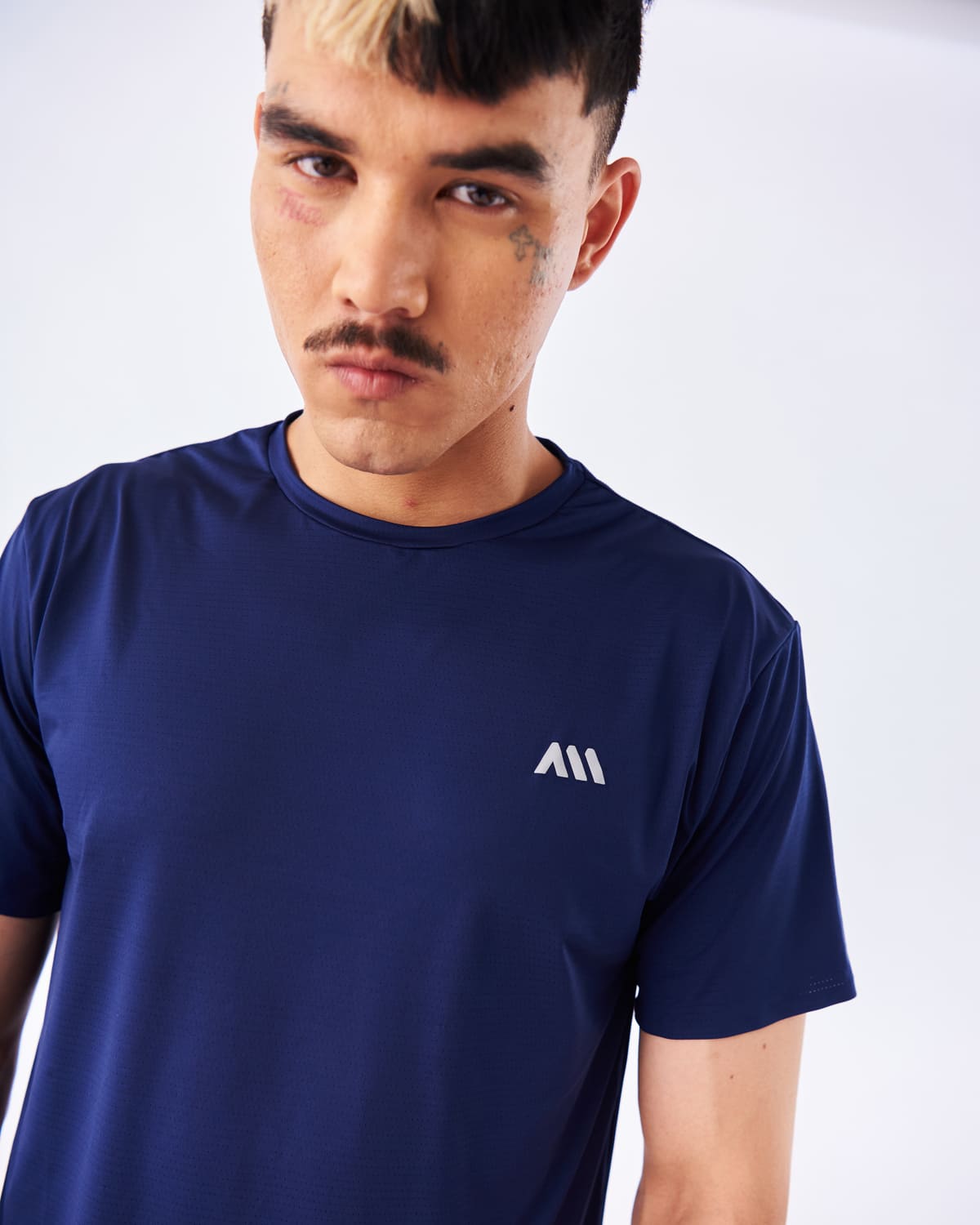 PERFORMANCE TEE