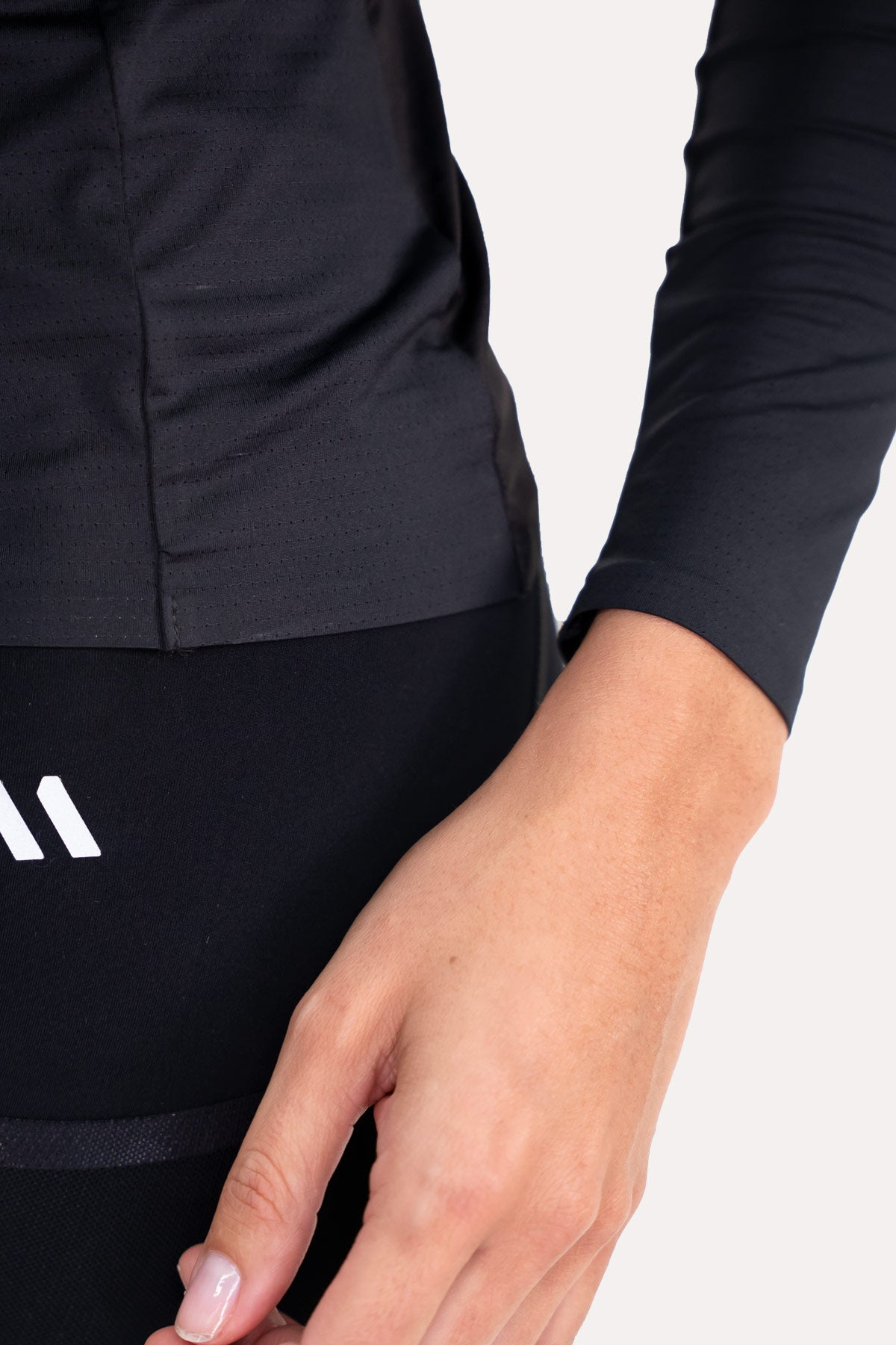 PERFORMANCE LONG TEE